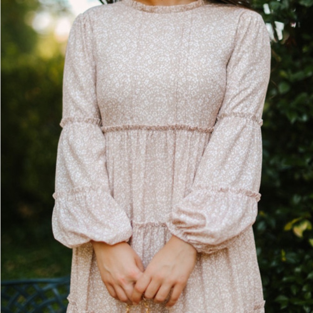 !ISO! I am looking for these Dainty Jewells dresses in size S Midi length!!! - Picture 2 of 7